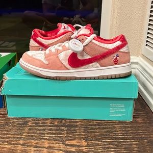 Strange love sb dunks